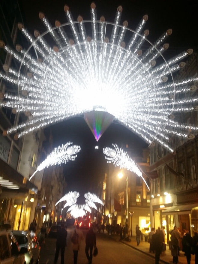 Bond Street Illuminations - flashing feathers  